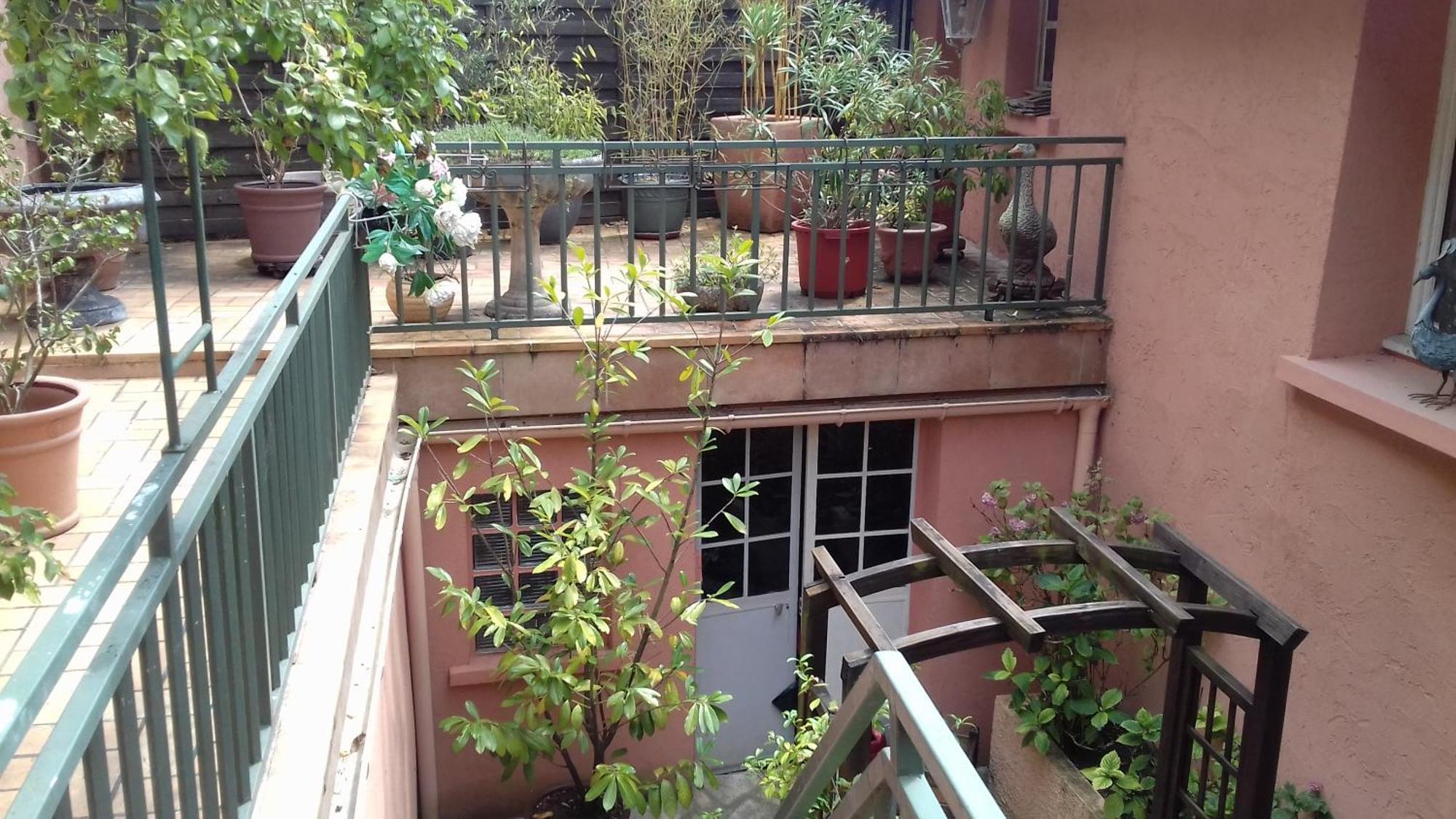 La Maison Rose: Lieu Atypique Hotel Nemours Exterior photo